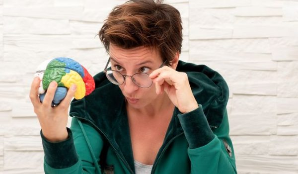 Poznaj 5 skutecznych neuro sposobów na stres w pracy Księgowego. Zapraszamy na kolejny flesz księgowego