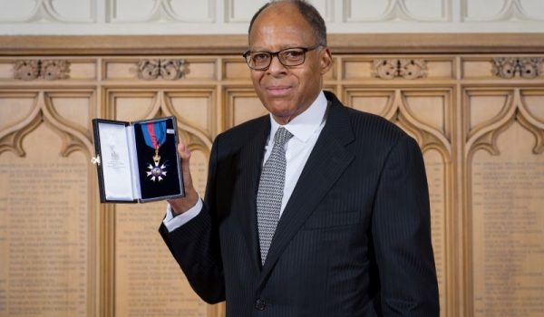 Order św. Michała i św. Jerzego dla Alana Johnsona