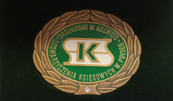 prof. Anna Karmańska otrzymała odznakę honorową SKwP